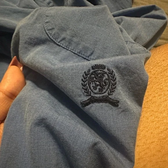 Tommy Hilfiger  Blue Button-Down Shirt Size L EUC - Picture 4 of 7